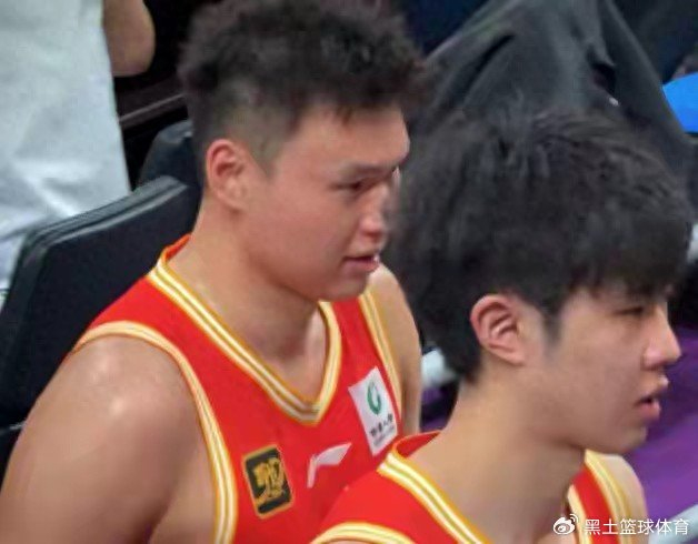 乐鱼leyu直播官方-上海男篮领跑CBA，真正对手藏身后，不是广东！|季后赛|浙江广厦|上海队|锋线|张镇麟_新浪体育_新浪新闻